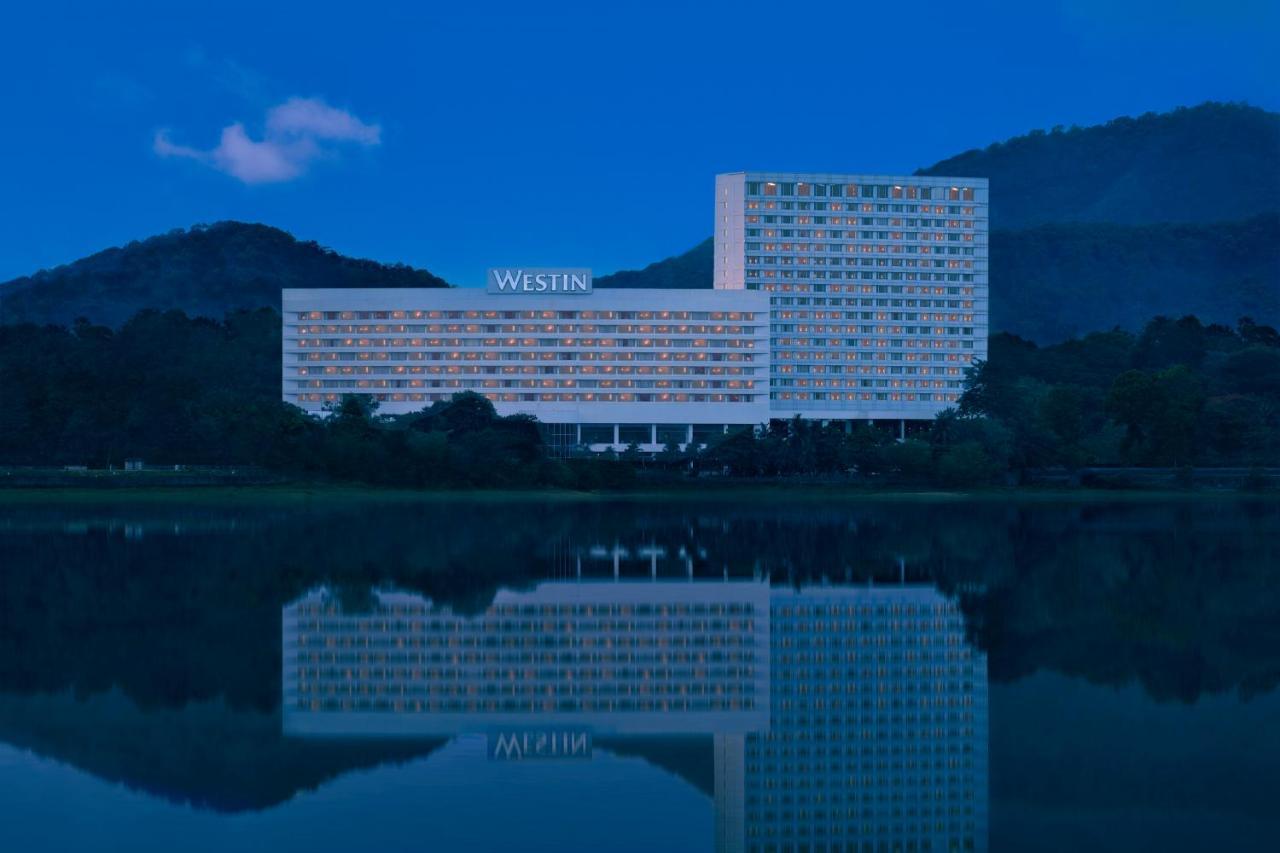 The Westin Mumbai Powai Lake Экстерьер фото