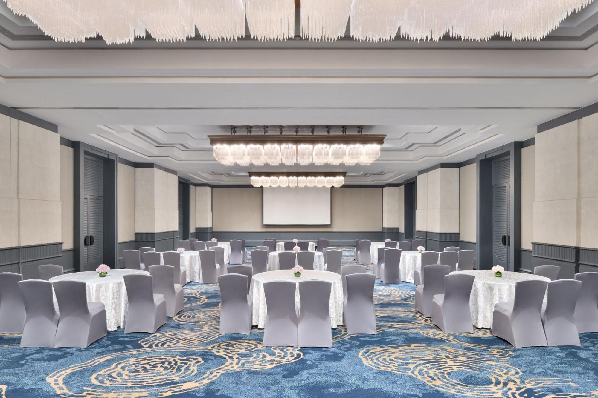The Westin Mumbai Powai Lake Экстерьер фото