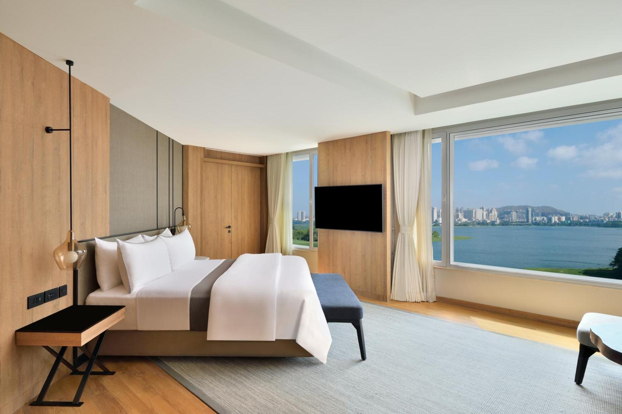 The Westin Mumbai Powai Lake Экстерьер фото