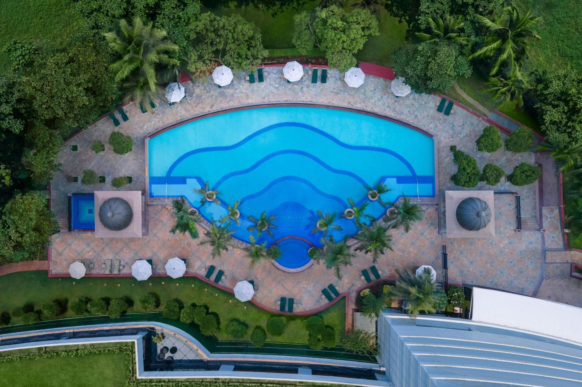 The Westin Mumbai Powai Lake Экстерьер фото